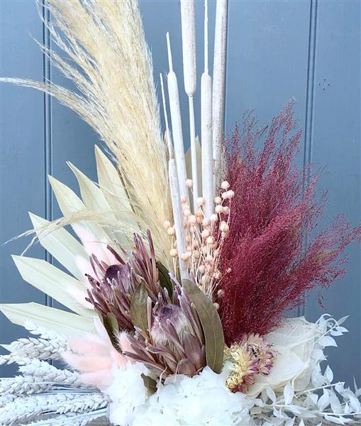 Dried flower display plum